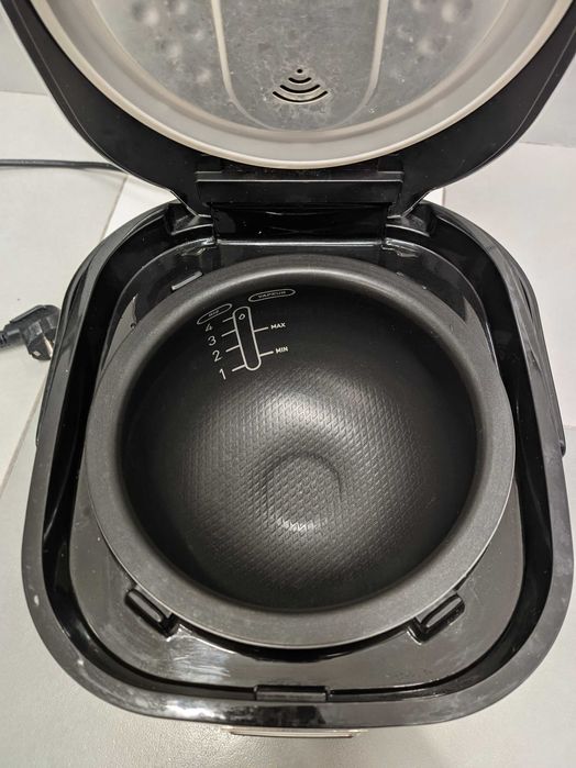 Multicooker Tefal cu bol sferic