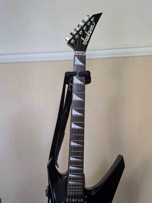 Електрическа китара, Jackson JS32 Worrior