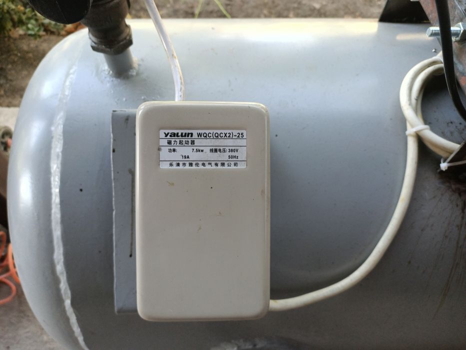 Продам промышленный компрессор