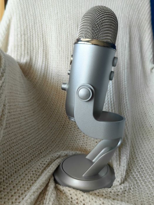 Logitech Blue Yeti USB микрофон, сребрист, регулируема стойка, за запис и стрийминг