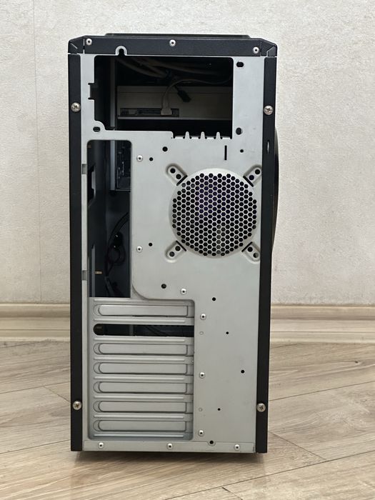 Корпус HuntKey H001