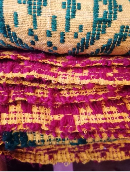 Macat din lână tesut in casă