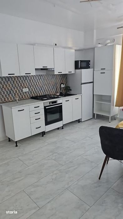 2 camere parter de vanzare – complet mobilat, pozitie excelenta lang