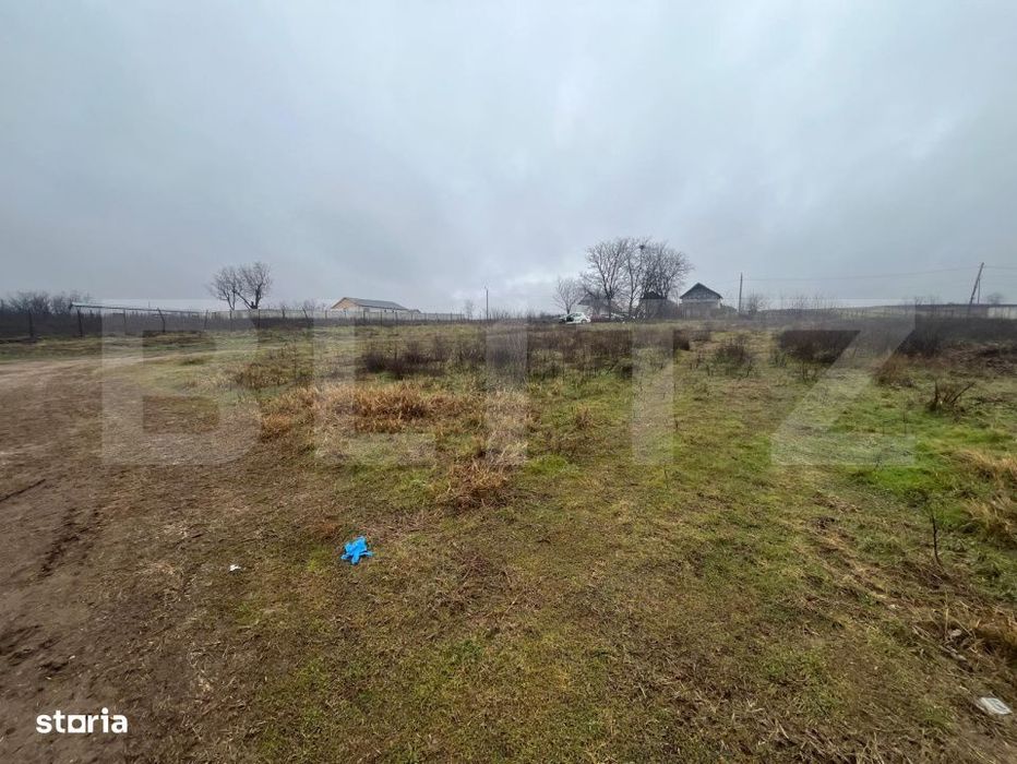 Teren intravilan, 450 mp cu front stradal de 30 ml, Malu Mare