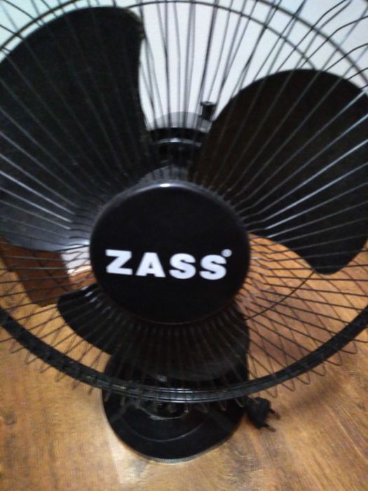 Vând  ventilator