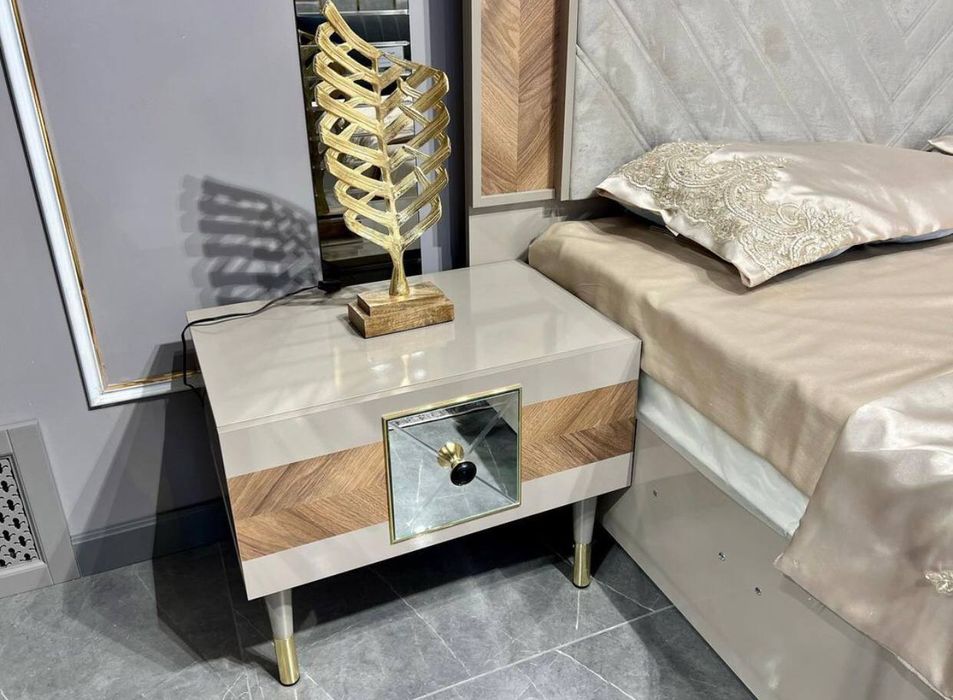 Продаю спальный гарнитур