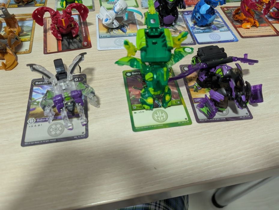 Colectie Bakugan (Bakugani, cartonase,