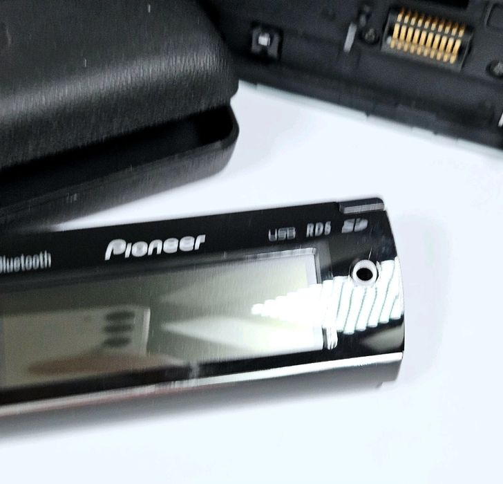 Продавам Pioneer deh-x8400bt