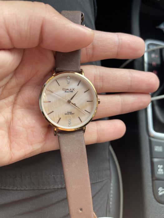 Женские часы Omax