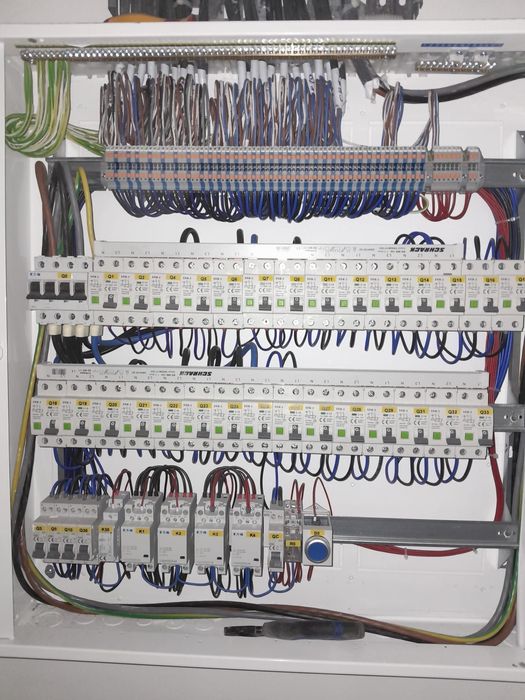 Професионални електроуслуги от лицензиран електротехник