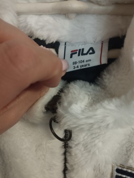 Blănițe fete 3-4 ani doua una alba și cealaltă albastra