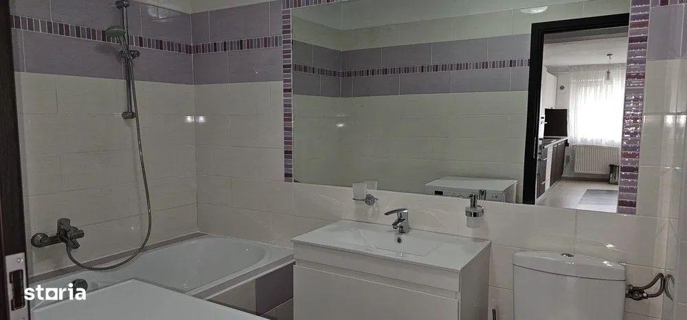 Apartament de vanzare 3 camere 67 mp zona Floresti Florilor