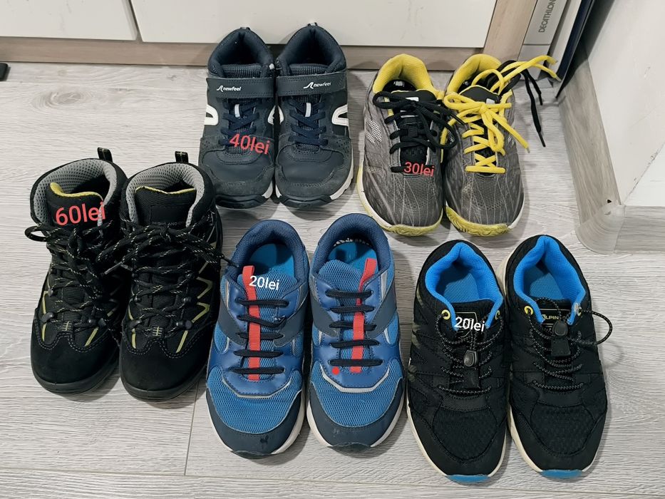 Pantofi sport, marimea 34 si 33