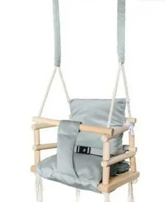 Vând pătuț, căruț, măsuță bebeluși și leagăn