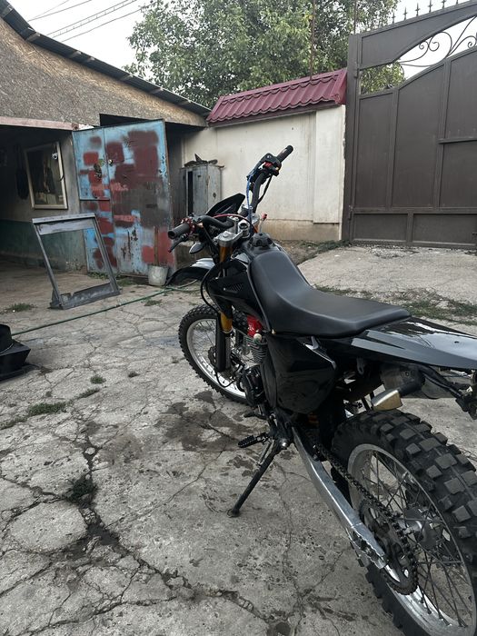 Эндуро мтоцикл 4-клапа