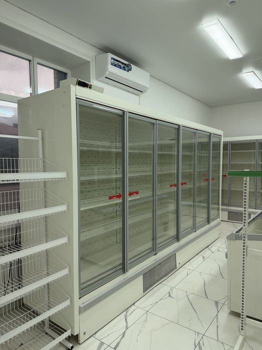 Продам витринные холодильники