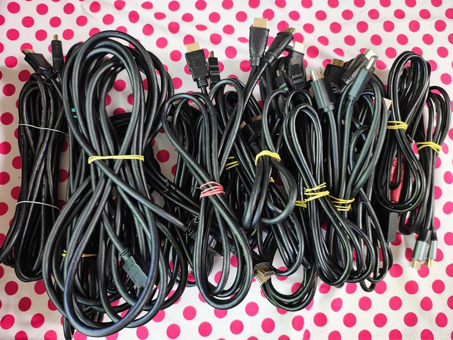 Lot de 25 cabluri HDMI, 1 - 5m.