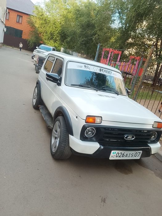 Продам машину нива 4х4