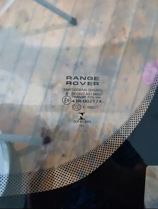 Лобовое стекло на Range rover evoque