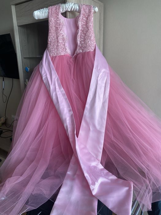 Платье на праздник для девочки