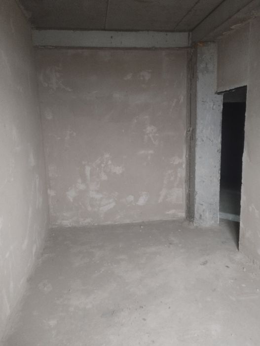 7-mikrayon Lelenizm chorrahasi oldida joylashgan karobka uy sotiladi