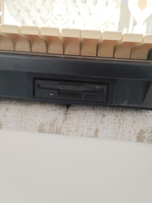 Продава се Клавир Техникс