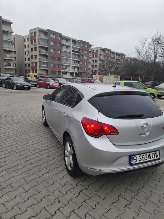 OPEL Astra 2013 — imagine 4