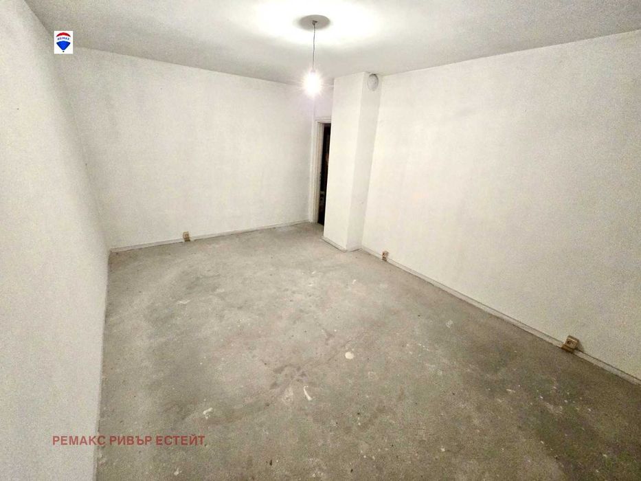 Продава се Тристаен апартамент в Русе, Дружба 3 - 95 кв.м за 978 €/кв.м - Снимка #5