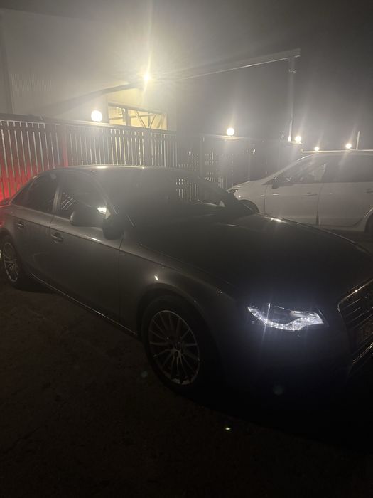 Vând AUDI A4 B8, 2.0 TDI