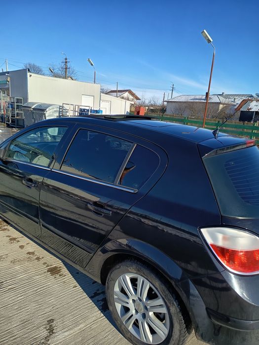 Vând Opel Astra H hatchback 2005.  1.8 benzină/GPL