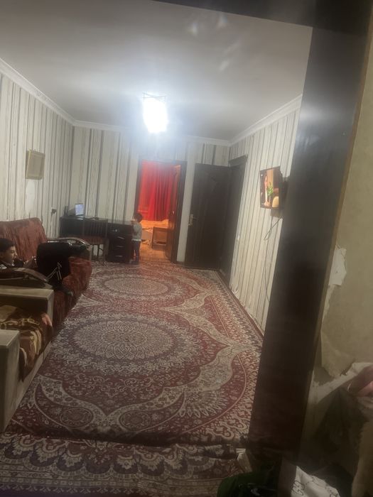 Chilonzor 25kv 1 etaj 2xonali uy sotiladi