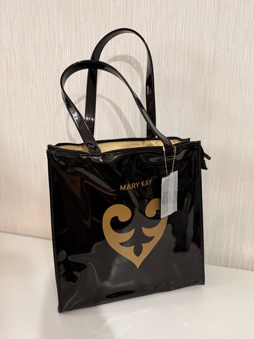 Сумка Мери Кей лаковая