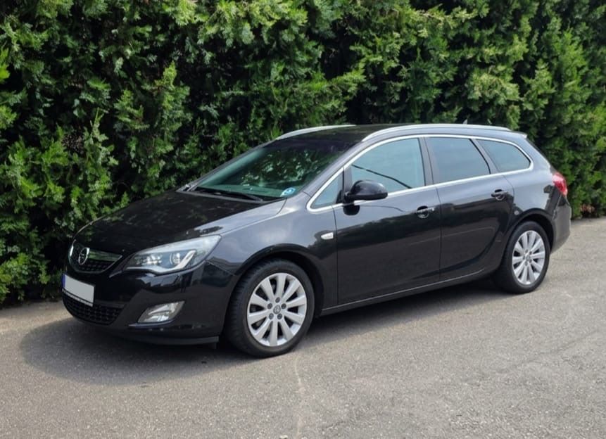 Vând Opel Astra J 2012 1.7 CDTI