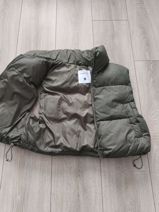 Vesta verde, femeia, terranova, S