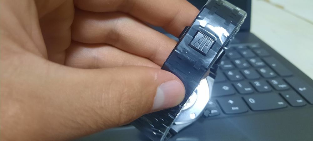 Audemars piguet Royal Oak.  AAA