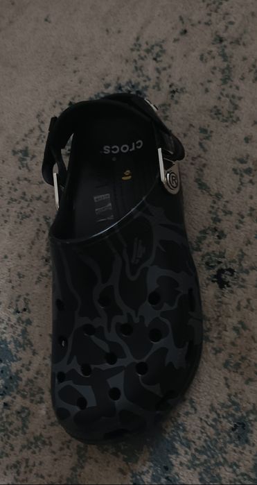 Продам crocs bape