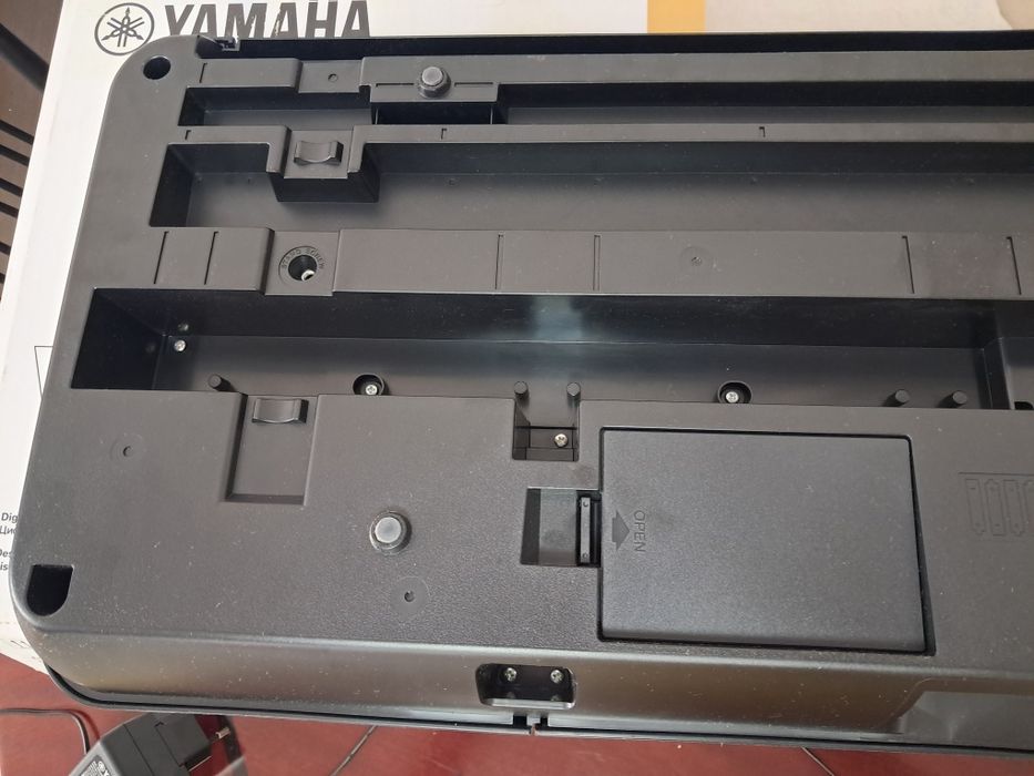 Синтезатор Yamaha YPT-270.