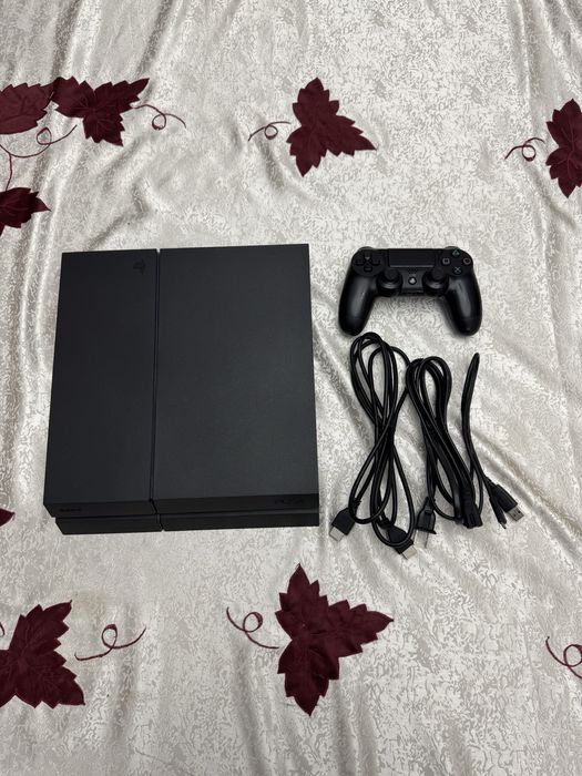 Playstation 4 в идеальном состоянии