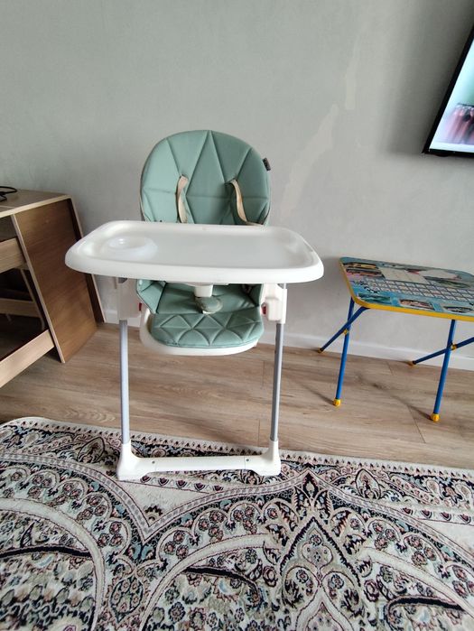 Продам стол для кормления