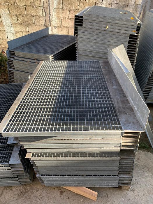 Trepte zincate galvanizate