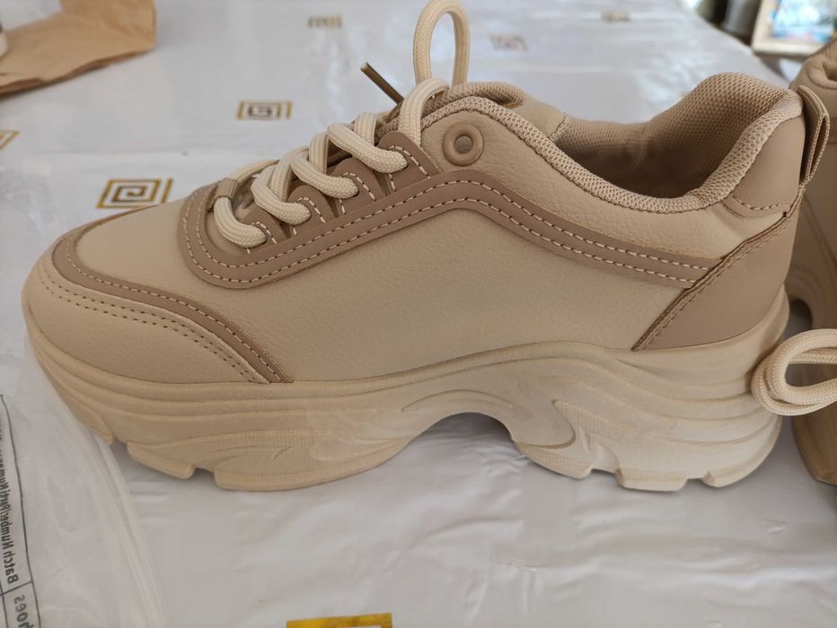 Продам кроссовки