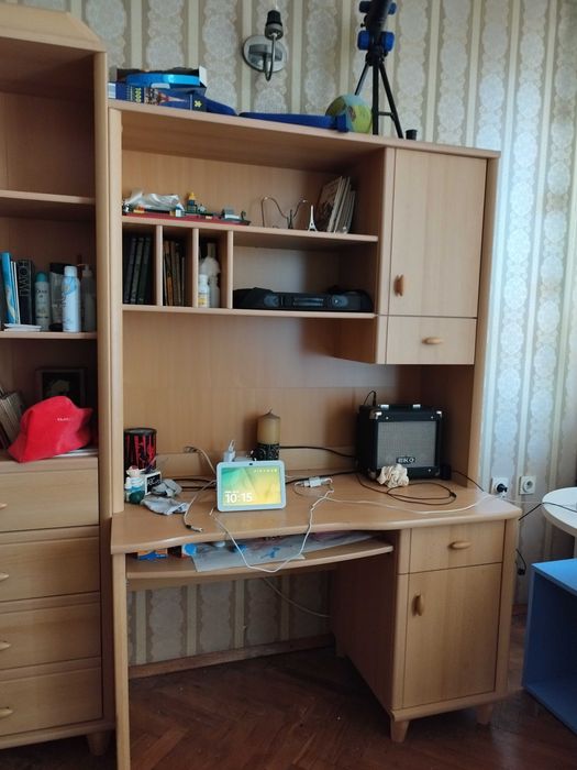 Бюро секция и висок шкаф, 150 евро