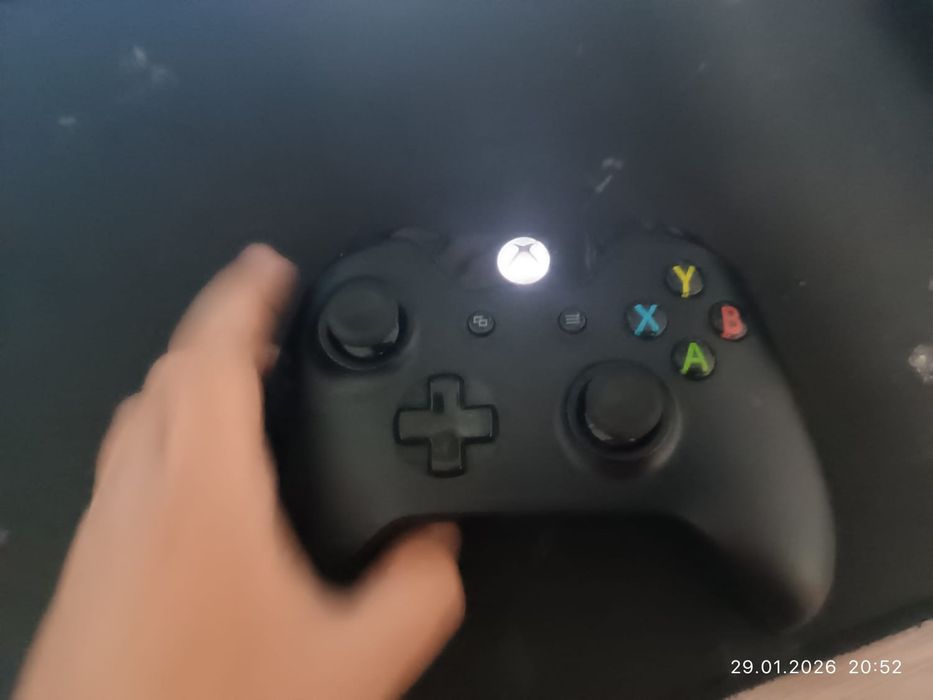 Продам xbox one с крутыми играми