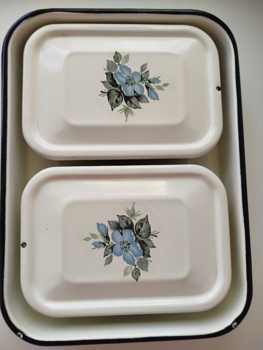 Продам эмалированные формы для холодца