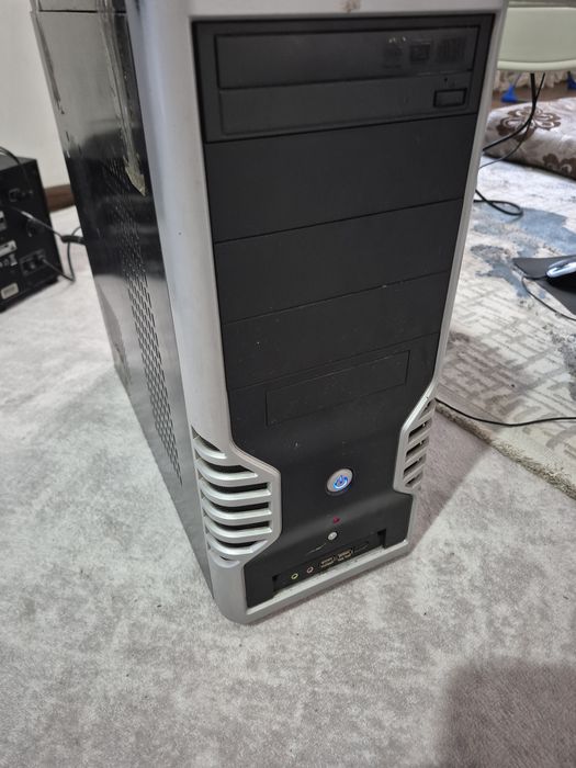 Продам компьютер со столом