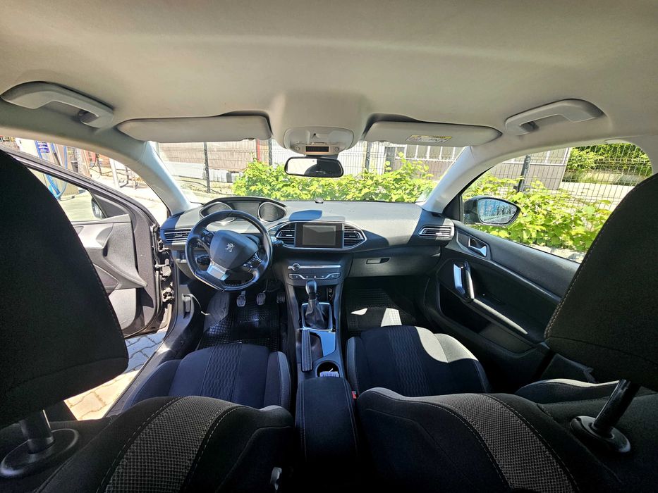 Peugeot 308 Benzină 1.2 an 2016 cutie manuală