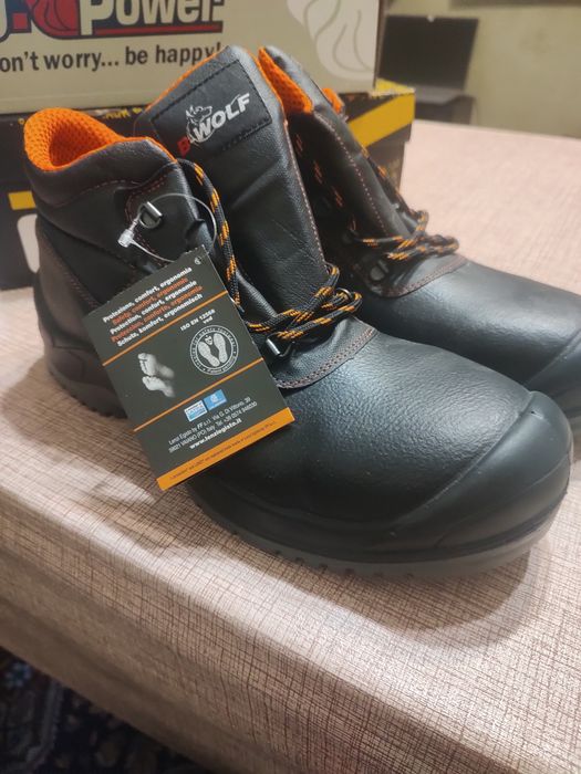 Работни обувки  нови