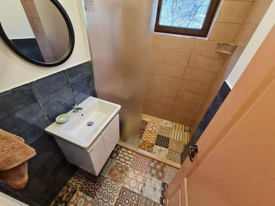 Дава се под наем Тристаен апартамент в София, Оборище - 100 кв.м за 896.58 € - Снимка #9