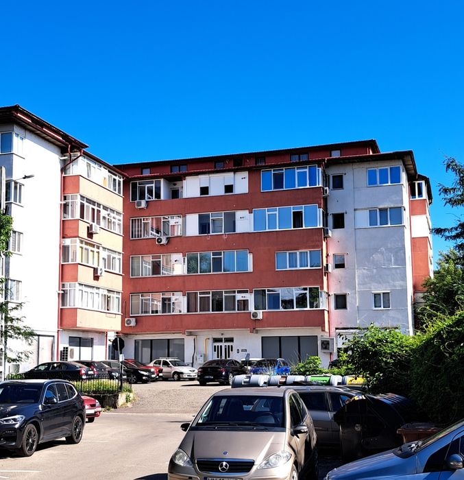 Apartament 2 camere, decomandat, etaj 4/5 Complex Rezidențial Poienița, lângă Liceul Unirea