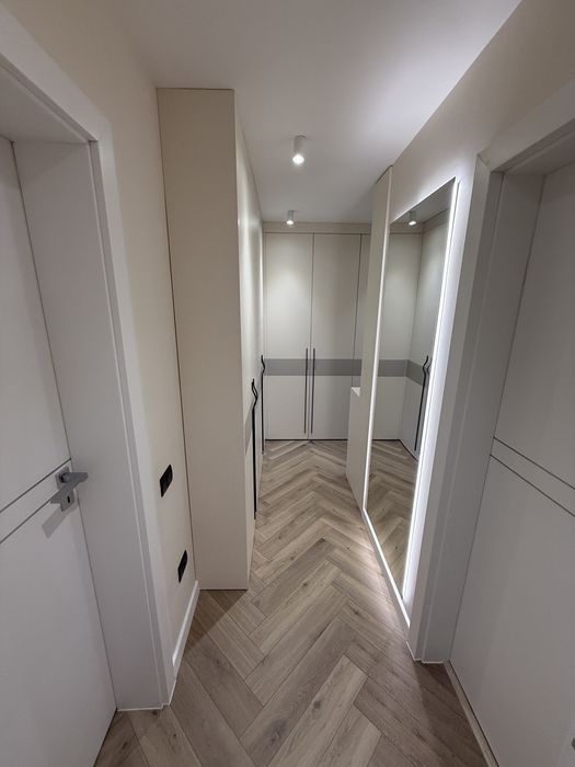 Vand Apart. cu 3 camere / Et. 1/ Poetului - UTA/ Renovat 2026 la CHEIE